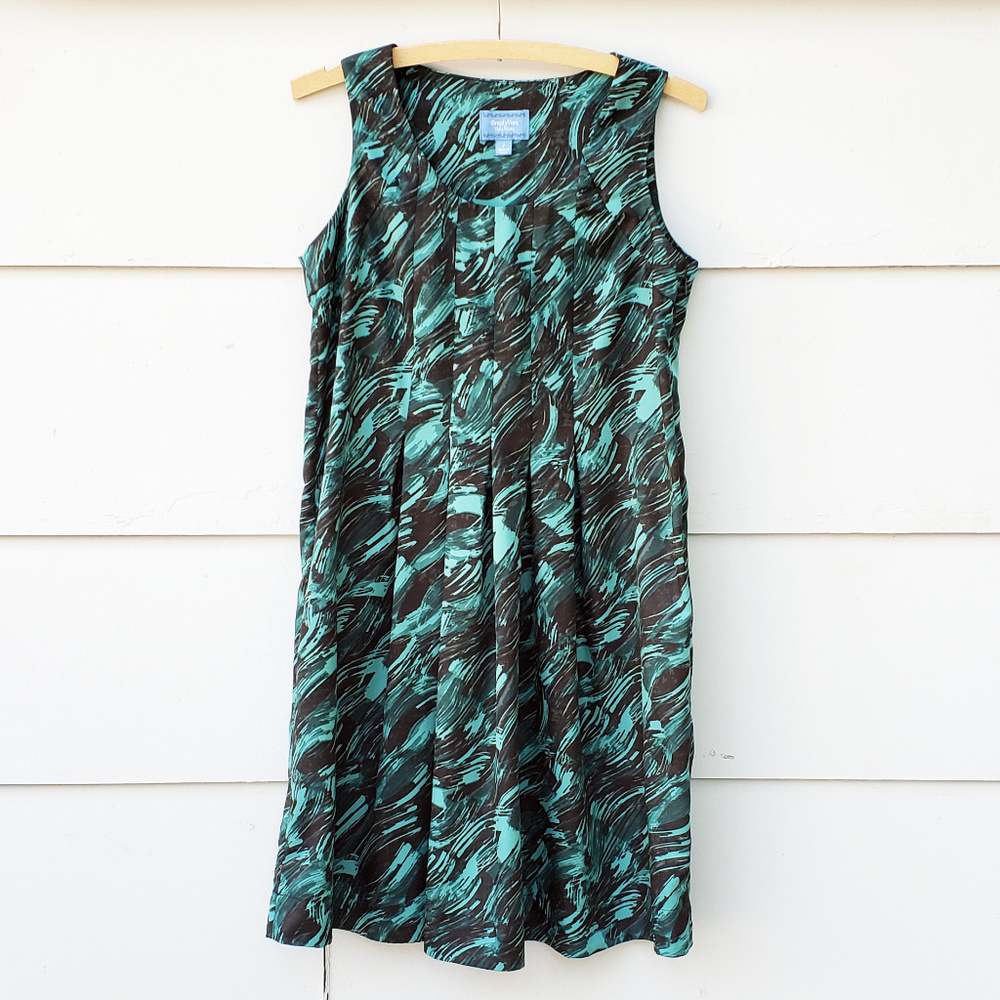 Simply Vera Wang Emerald Patterned Shift Dress - image 1